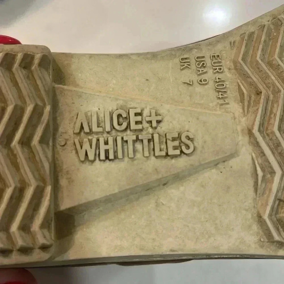 Alice & Whittles Rain Booties Caramel & Cream 9 Chevron Design on Toe Trendy Fun - Picture 7 of 11